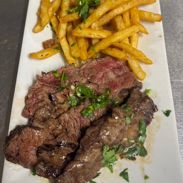 Steak-frites.
